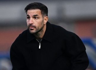 Fabregas giúp Como bất bại