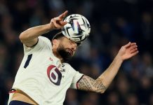 Olivier Giroud chứng minh anh vẫn là “cỗ máy thời gian” của bóng đá Pháp