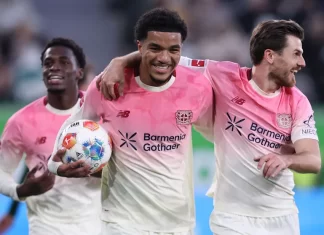 Leverkusen lên nhì bảng Bundesliga