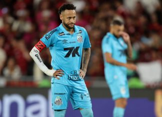 Neymar chơi mờ nhạt