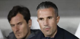 Robin van Persie chịu áp lực lớn sau thất bại của Feyenoord tại Europa League