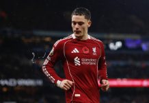 Liverpool khủng hoảng, bị gạch khỏi cuộc đua vô địch