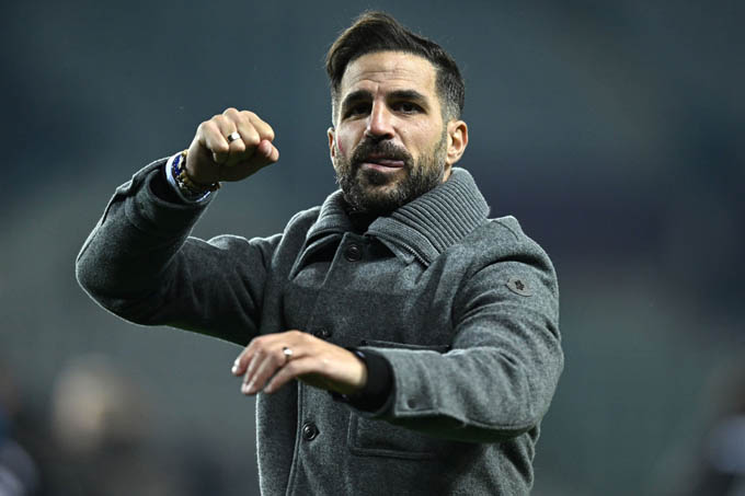 Mục tiêu của thầy trò Fabregas là cố gắng có vé dự cúp châu Âu mùa sau