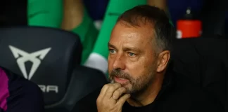 Hansi Flick mệt mỏi với vai trò HLV Barcelona