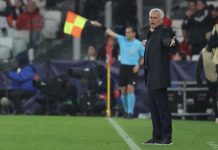 Benfica liên tục để thua ở Champions League Mourinho đã thua trận thứ 3 ở Champions League trên cương vị HLV mới của Benfica