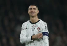Ronaldo bị CĐV Ireland chế giễu