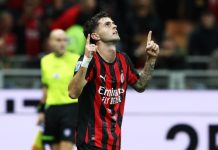 Milan đang dẫn đầu cuộc đua tại Serie A Milan đang dẫn đầu cuộc đua tại Serie A.
