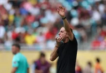 Filipe Luis ở lại Flamengo