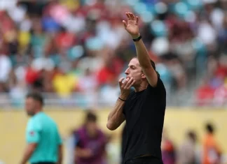 Filipe Luis ở lại Flamengo