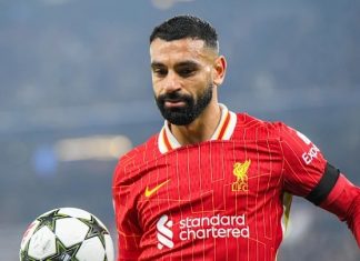Liverpool quyết định trừng phạt Salah