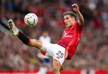 Ugarte trở thành vấn đề thật sự của Manchester United