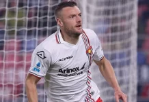 Vardy tỏa sáng với cú đúp