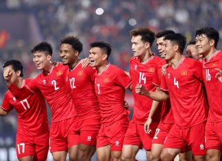 Tuyển Việt Nam bứt phá mạnh mẽ, còn Malaysia tụt dốc sâu