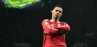 Ekitike khẳng định không phạm lỗi với Romero Hugo Ekitike có phong độ lên cao