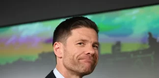 Việc Alonso bị sa thải gây tranh cãi lớn