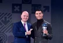 Chủ tịch FIFA ủng hộ Ronaldo