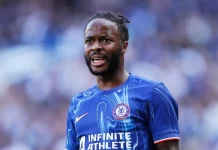 Sterling chia tay Chelsea sau 3 năm rưỡi gắn bó