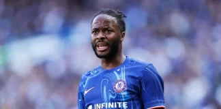 Sterling chia tay Chelsea sau 3 năm rưỡi gắn bó