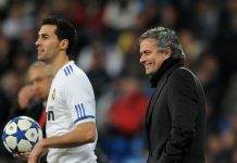 Mourinho “úp sọt” Arbeloa Bất chấp bị đâm sau lưng nhưng Arbeloa vẫn tôn trọng Mourinho, đối thủ của mình ở vòng cuối Champions League