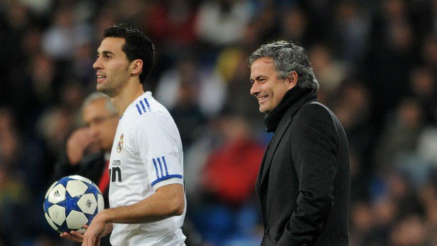Bất chấp bị đâm sau lưng nhưng Arbeloa vẫn tôn trọng Mourinho, đối thủ của mình ở vòng cuối Champions League
