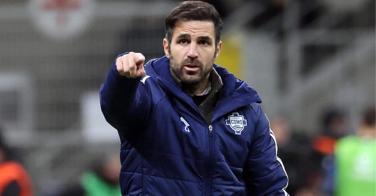 Fabregas được ví như một HLV hàng đầu với màn uý lạo cảm xúc và đầy khí chất