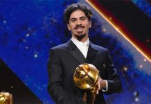 Vitinha vừa được Glober Soccer trao danh hiệu Tiền vệ xuất sắc nhất năm 2025 Vitinha vừa được Glober Soccer trao danh hiệu Tiền vệ xuất sắc nhất năm 2025