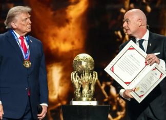 Chủ tịch FIFA khẳng định ông Trump xứng đáng được vinh danh