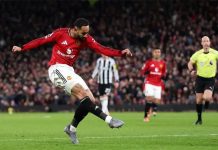 Những pha dứt điểm “búa bổ” đang là thứ vũ khí lợi hại của MU Những pha dứt điểm "búa bổ" đang là thứ vũ khí lợi hại của MU