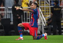 Hansi Flick thất vọng khi Raphinha vắng mặt Raphinha đang bị chấn thương