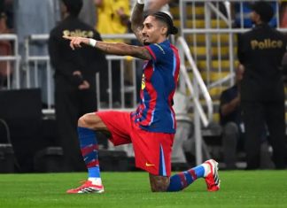 Hansi Flick thất vọng khi Raphinha vắng mặt Raphinha đang bị chấn thương