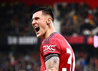 Benjamin Sesko đang hồi sinh tại MU Benjamin Sesko đang hồi sinh tại MU