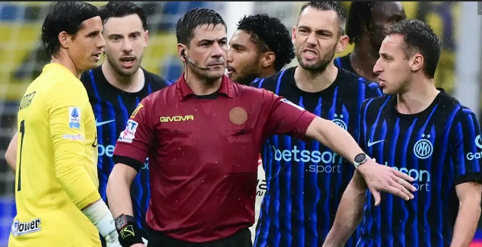 Trận đấu giữa Inter và Atalanta diễn ra với nhiều tranh cãi.
