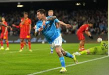 Matteo Politano thi đấu chói sáng Matteo Politano thi đấu chói sáng.