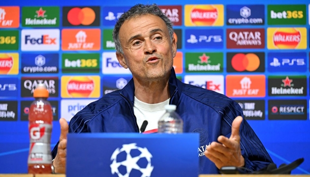Luis Enrique yêu cầu các học trò phải tập trung.