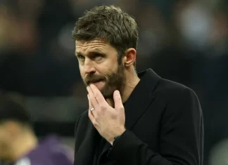 Carrick khiến fan MU chia rẽ