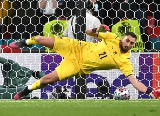 Donnarumma phá kỷ lục Maldini, Italy tiến sát World Cup