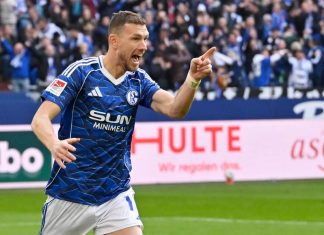 Edin Dzeko liên tục ghi bàn từ khi chuyển sang khoác áo Schalke