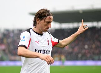 Modric rực sáng, Milan thắng nhẹ 2-0