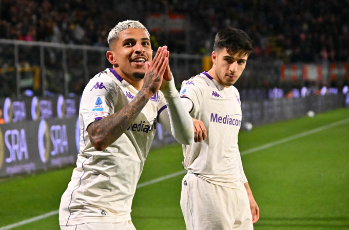 Fiorentina thắng đậm Cremonese, nắm lợi thế trong cuộc đua trụ hạng