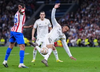 Real thắng derby vẫn “dậy sóng”: Mbappe bị chỉ trích dữ dội vì thái độ hời hợ Mbappe chơi rất hời hợt trong trận derby với Atletico. Ảnh: AP