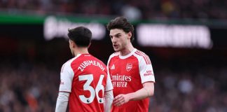 Rodri “dạy bóng đá” tuyến giữa Arsenal Rice an ủi Zubimendi: "Đừng buồn bạn ơi, mình còn cú ăn ba"