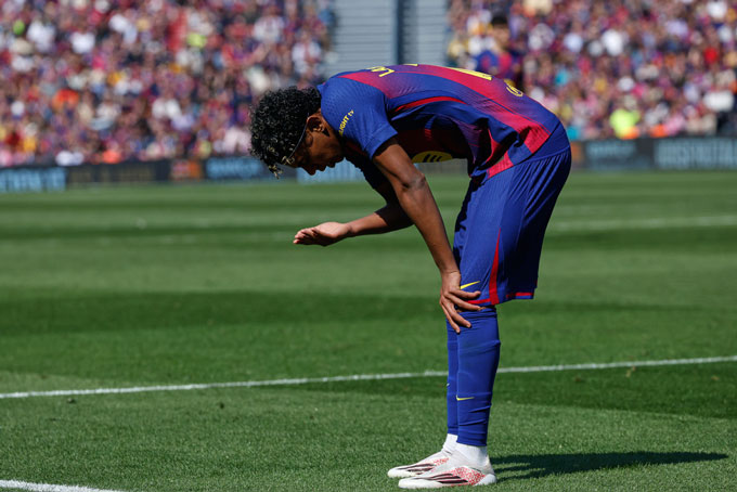 Yamal bực tức khi không được đá hết trận