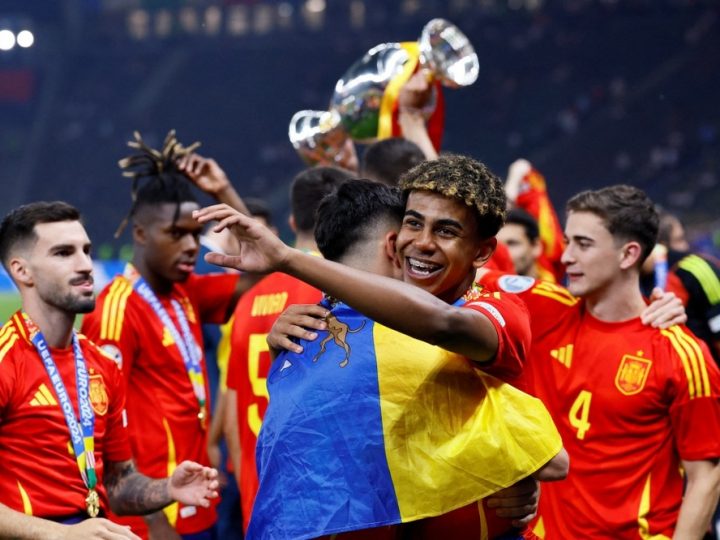 Euro 2028 giữ giá vé “mềm” cho CĐV: UEFA đi ngược xu hướng thương mại hóa