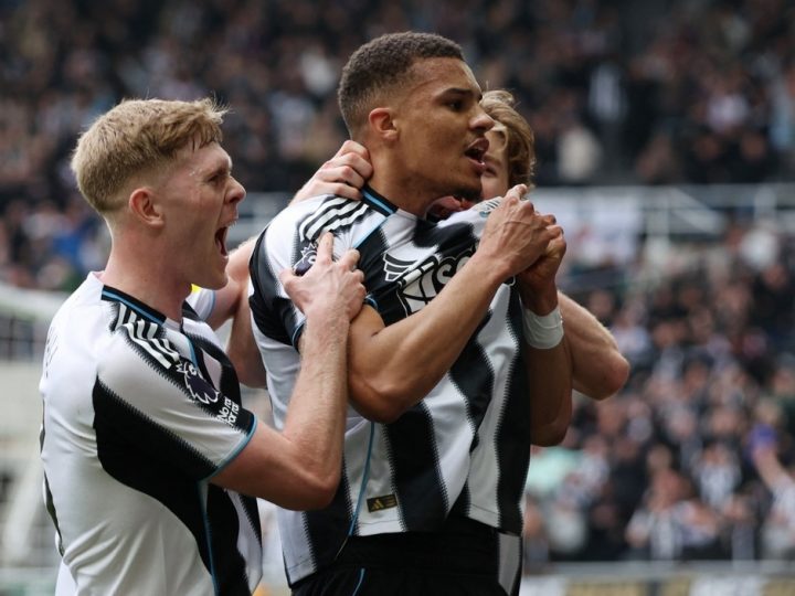 Newcastle đối mặt án phạt UEFA