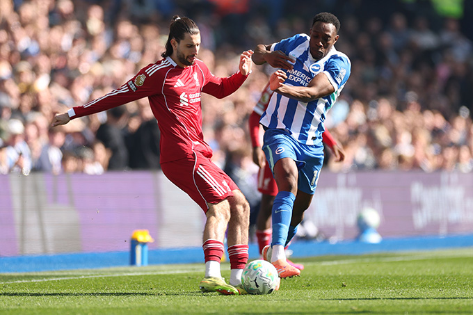 Liverpool khủng hoảng hành lang phả