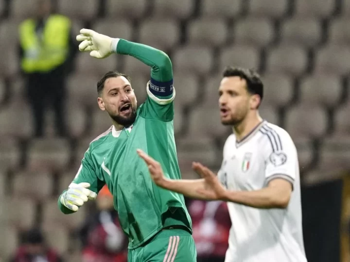 Italia không chết, họ đang “mắc kẹt”